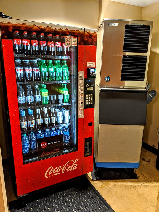TownePlace Suites New Orleans Metairie - Vending machine & ice machine