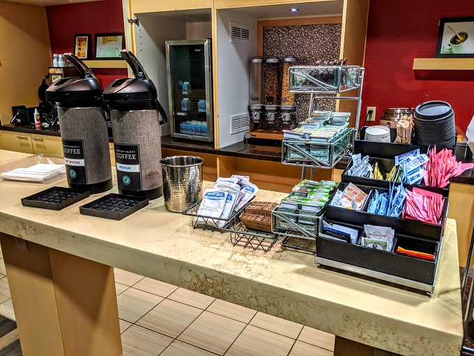 TownePlace Suites New Orleans Metairie breakfast - Coffee & tea station