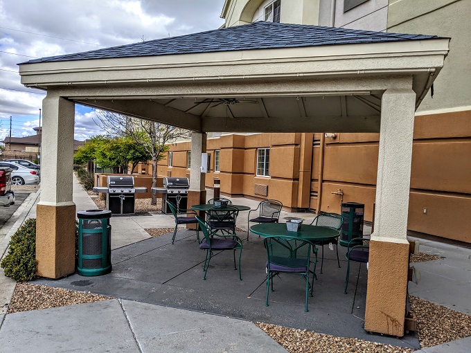 Candlewood Suites Albuquerque, NM - Gazebo with grills & outdoor seating