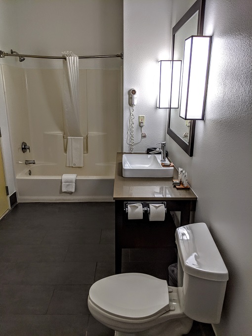 Country Inn & Suites Tucson Airport, Arizona - Bathroom