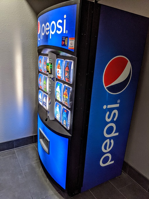 Country Inn & Suites Tucson Airport, Arizona - Drinks vending machine