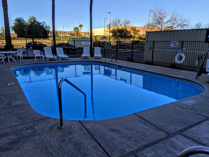 Country Inn & Suites Tucson Airport, Arizona - Swimming pool