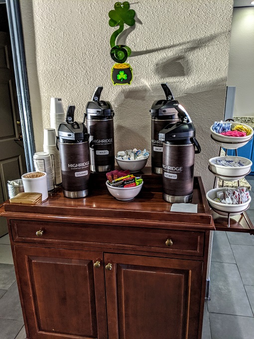 Country Inn & Suites Tucson Airport, Arizona breakfast - Coffee & tea station