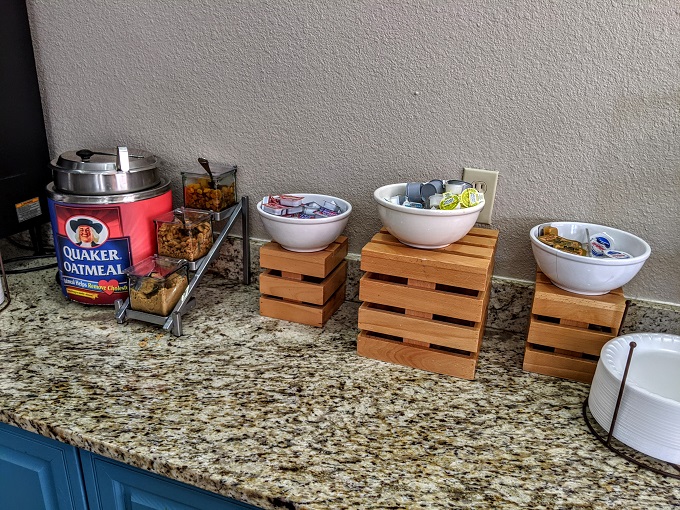 Country Inn & Suites Tucson Airport, Arizona breakfast - Hot oatmeal, toppings, preserves & spreads