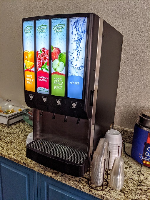 Country Inn & Suites Tucson Airport, Arizona breakfast - Juice machine