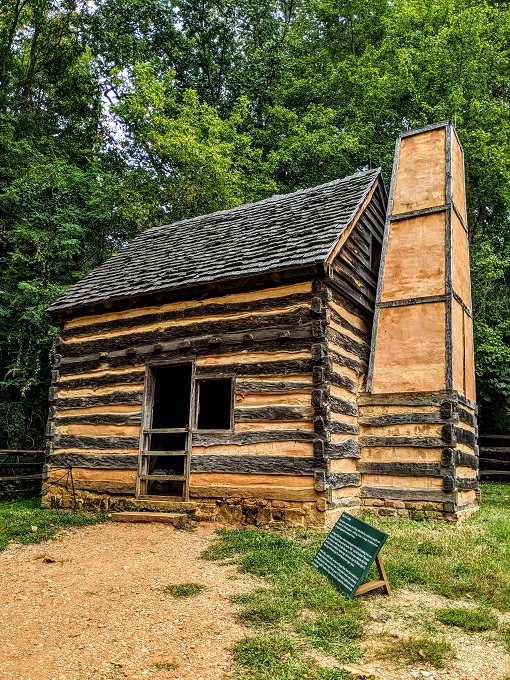 George Washington's Mount Vernon - Replica slave cabin