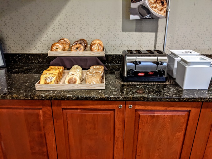 Residence Inn Roanoke Airport, VA breakfast - Breads
