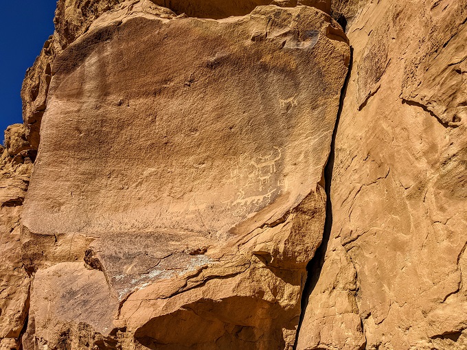 Chaco Culture National Historical Park - Petroglyphs on Una Vida trail