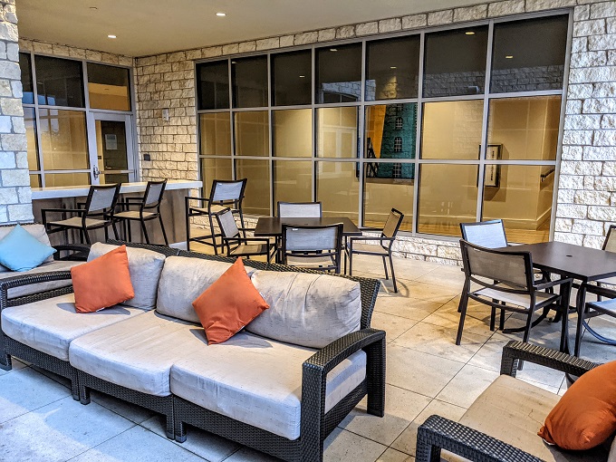 Hyatt House Austin Downtown, TX - Outdoor seating