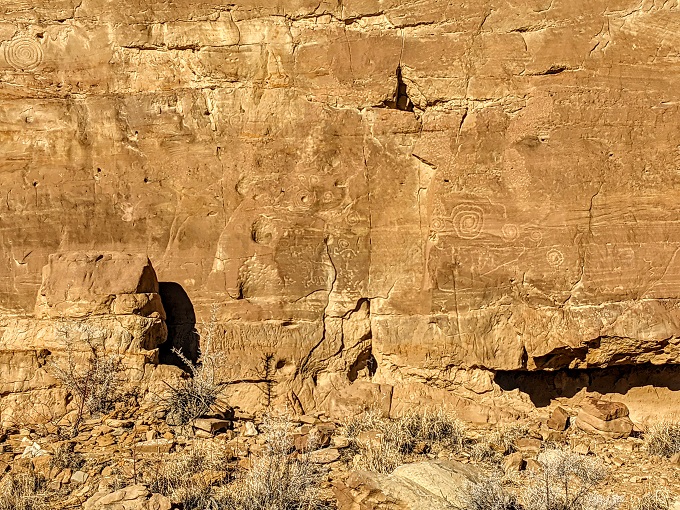Petroglyphs on the Chetro Ketl trail
