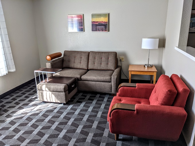 TownePlace Suites Albuquerque Airport, NM - Living room seating area