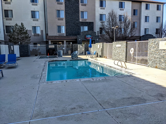 TownePlace Suites Albuquerque Airport, NM - Outdoor swimming pool