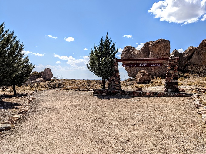 City of Rocks State Park - Start of the Hydra Trail