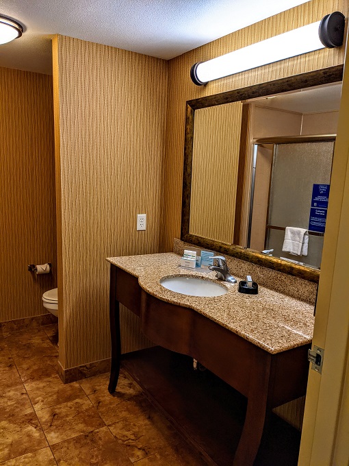 Hampton Inn Deming, NM - Bathroom