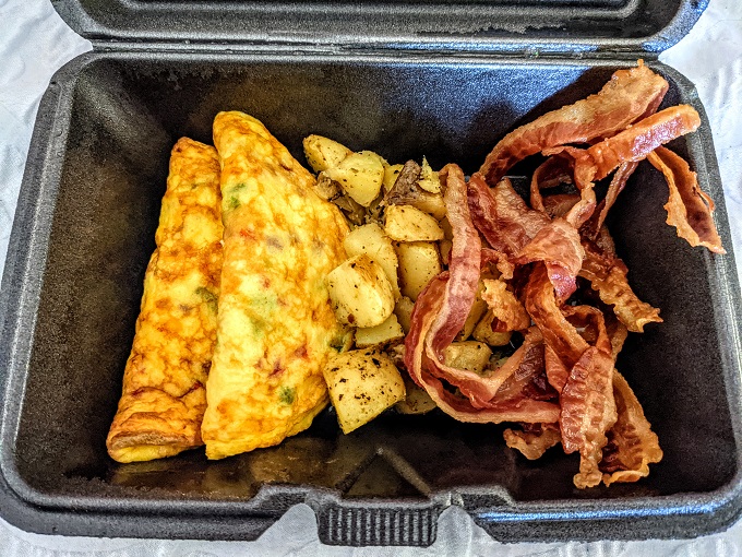 Hampton Inn Deming, NM - Omelets, potatoes & bacon