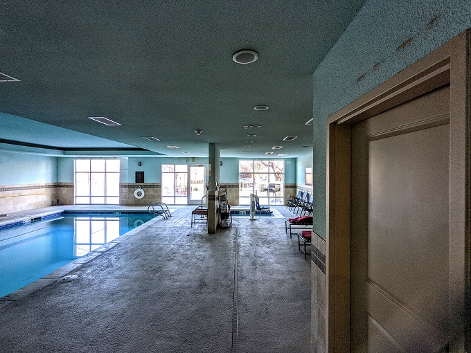 Hampton Inn Deming, NM - Swimming pool & whirlpool