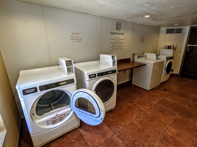 Holiday Inn & Suites Phoenix Airport North, AZ - Guest laundry area