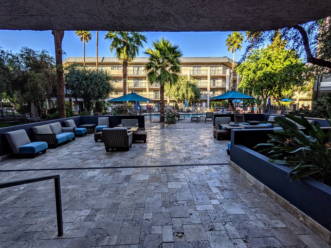 Holiday Inn & Suites Phoenix Airport North, AZ - Outdoor seating & fire pits