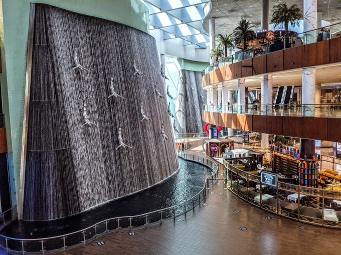 Dubai Mall water feature & stores