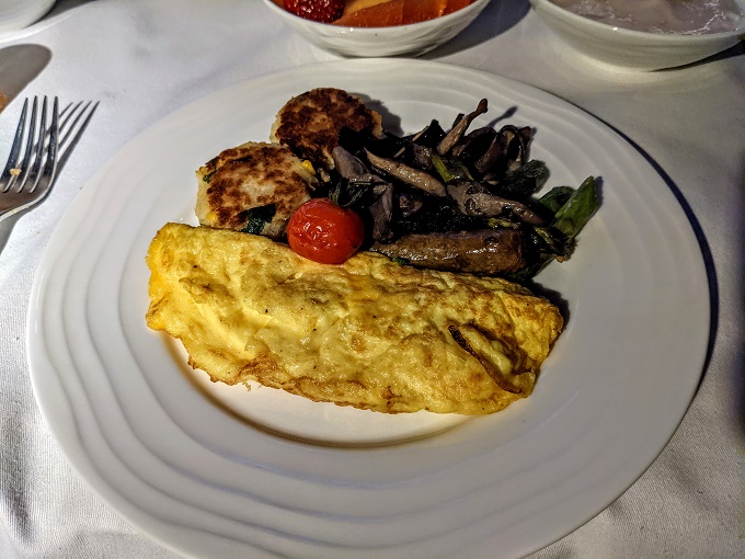 Emirates First Class - Cheese omelet