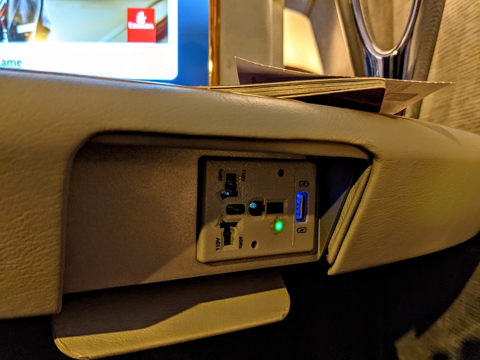 Emirates First Class - Power outlet & USB port