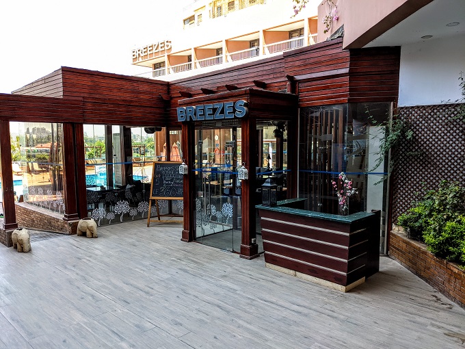 Ramses Hilton Cairo, Egypt - Breezes Lounge & Grill