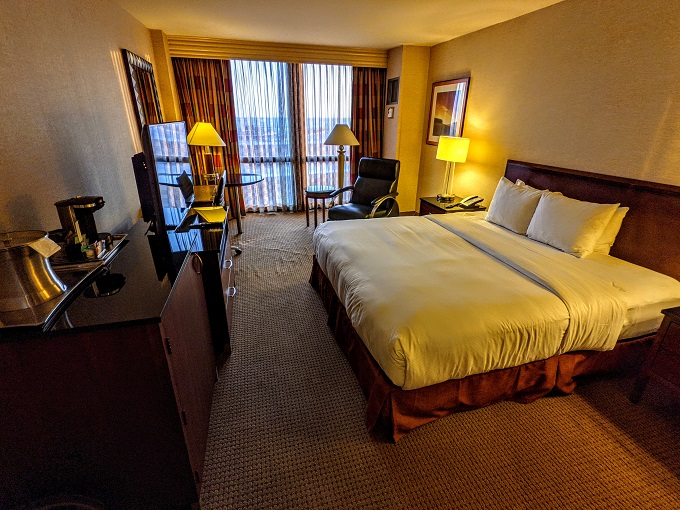 Hilton Chicago O'Hare Airport - Bedroom