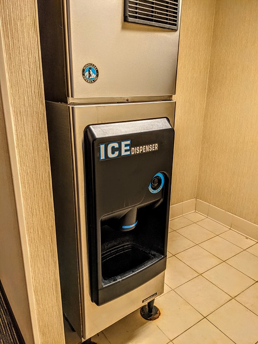 Hyatt Place Denver Tech Center - Ice machine