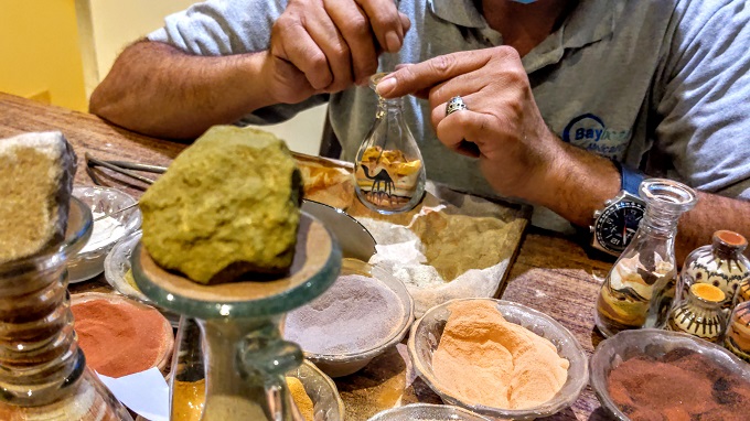 Petra Marriott, Jordan - Sand souvenir making