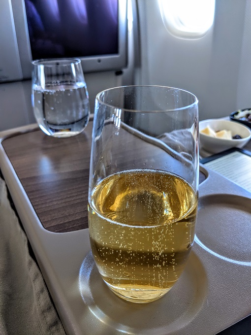 Turkish Airlines Business Class IST-ORD - Champagne & water