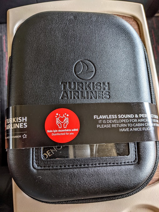 Turkish Airlines Business Class IST-ORD - Headphones