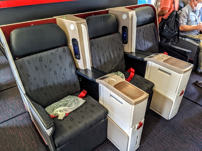 Turkish Airlines Business Class IST-ORD center seating