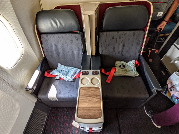 Turkish Airlines Business Class IST-ORD window seating 2