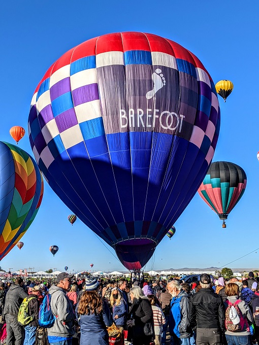 Barefoot Wines hot air balloon