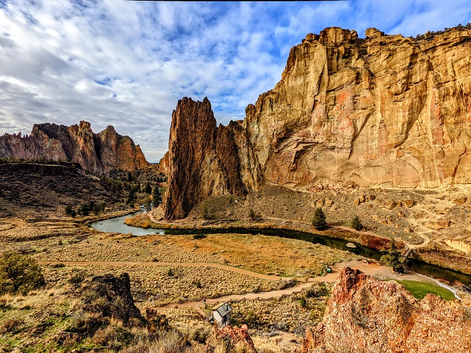 Crooked River running through Smith Rock State Park