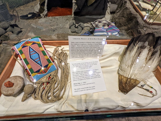 Exhibit in the Hall of Plateau Indians 2