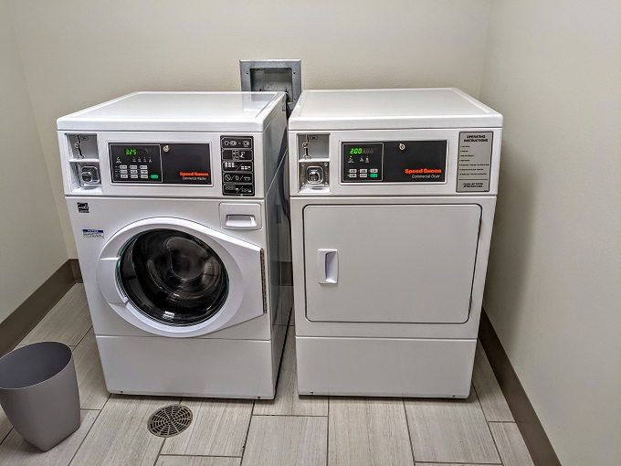 Holiday Inn Express Bend, OR - Washer & dryer