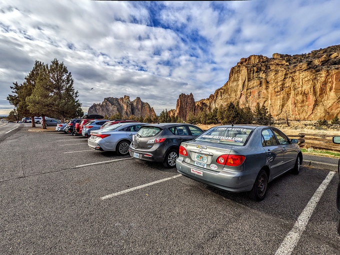 Smith Rock State Park parking area