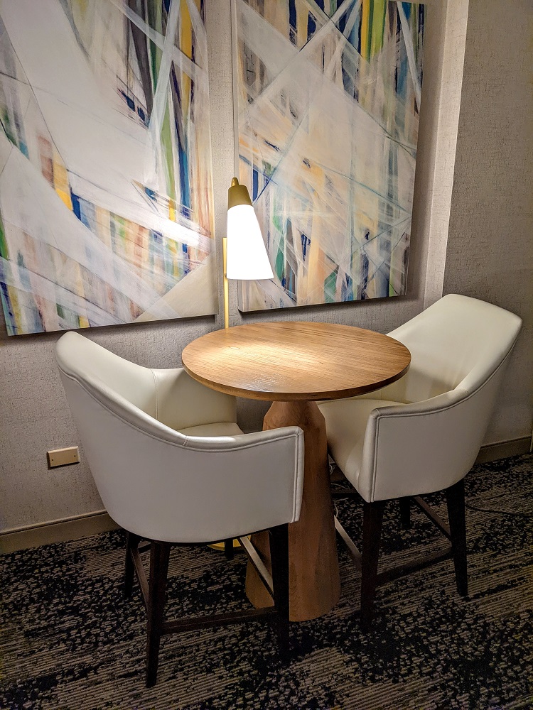Westin San Diego Gaslamp Quarter - Dining table & chairs