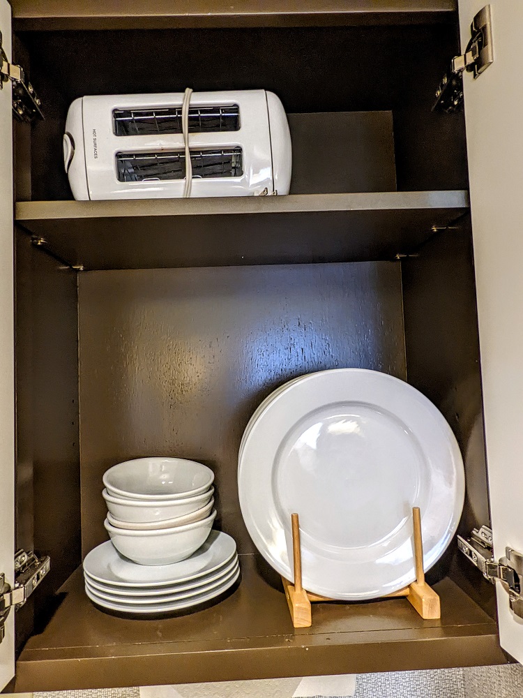 Homewood Suites Carlsbad, CA - Plates, dishes & toaster
