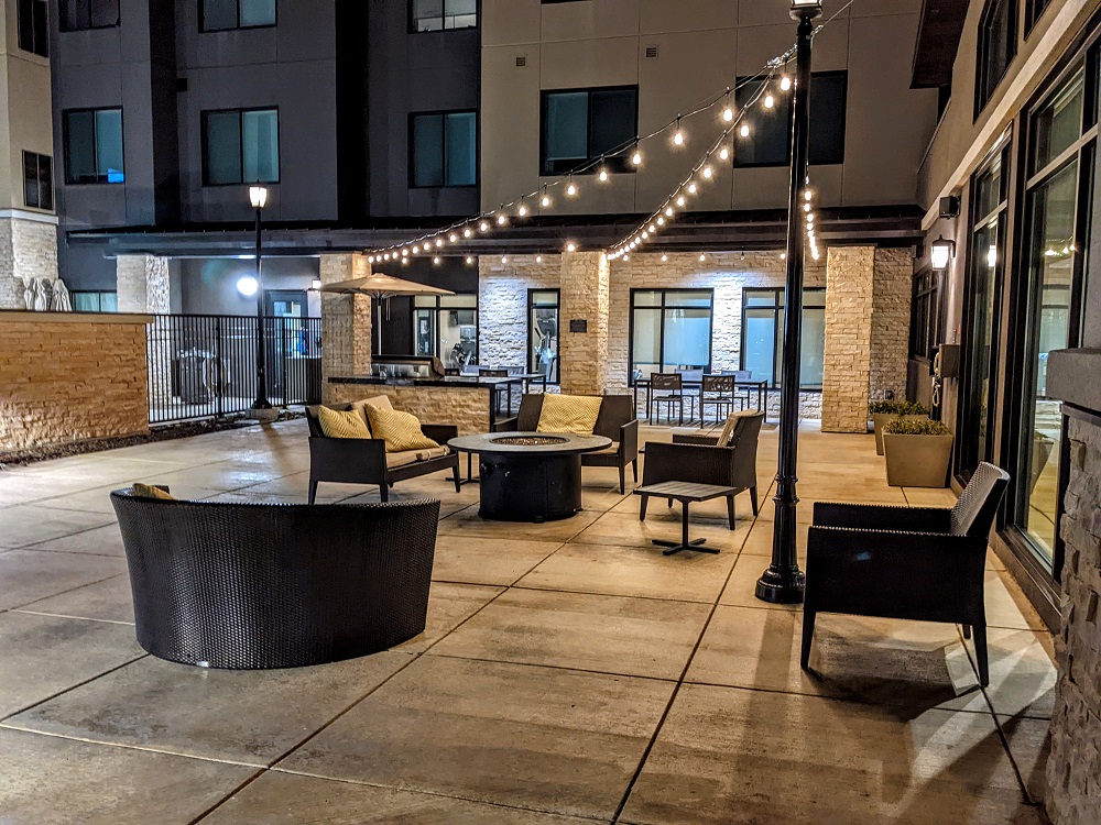 Outdoor seating area at the Residence Inn Rocklin Roseville
