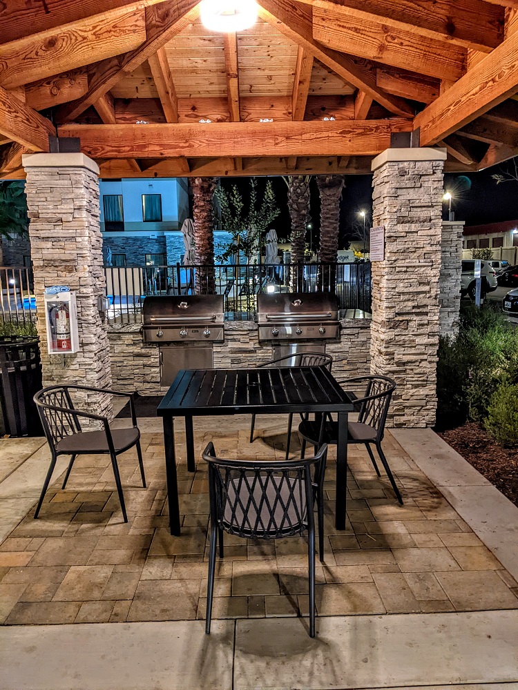 Staybridge Suites Temecula, CA - Grills & outdoor seating
