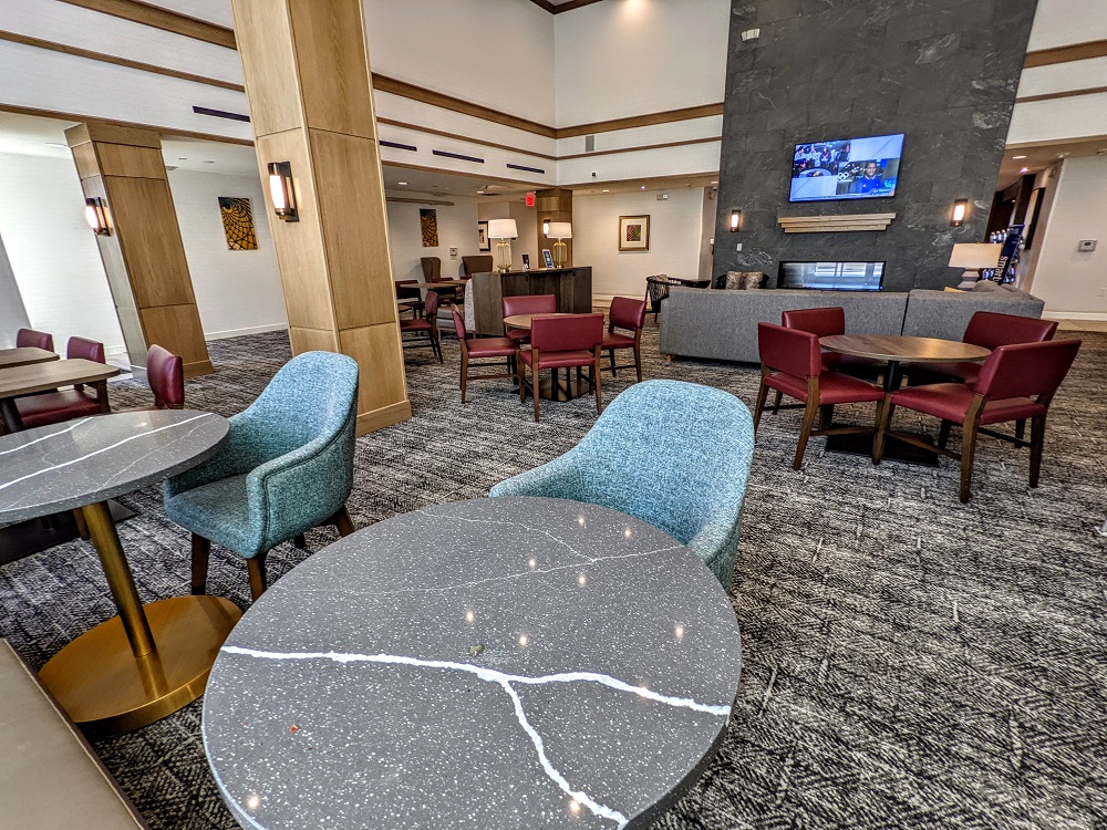 Staybridge Suites Temecula, CA - Lobby & breakfast area seating