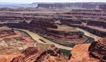 Dead Horse Point State Park - Colorado River wrapping around Goose Neck