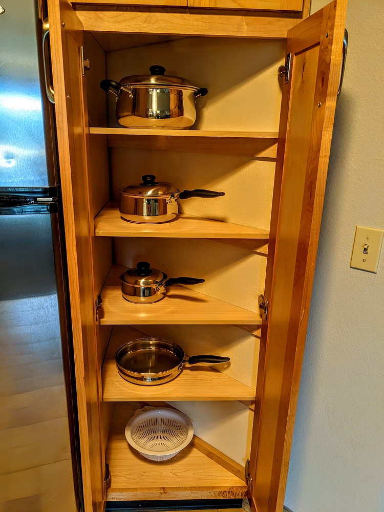 Residence Inn Salt Lake City Downtown - Cookware and pantry