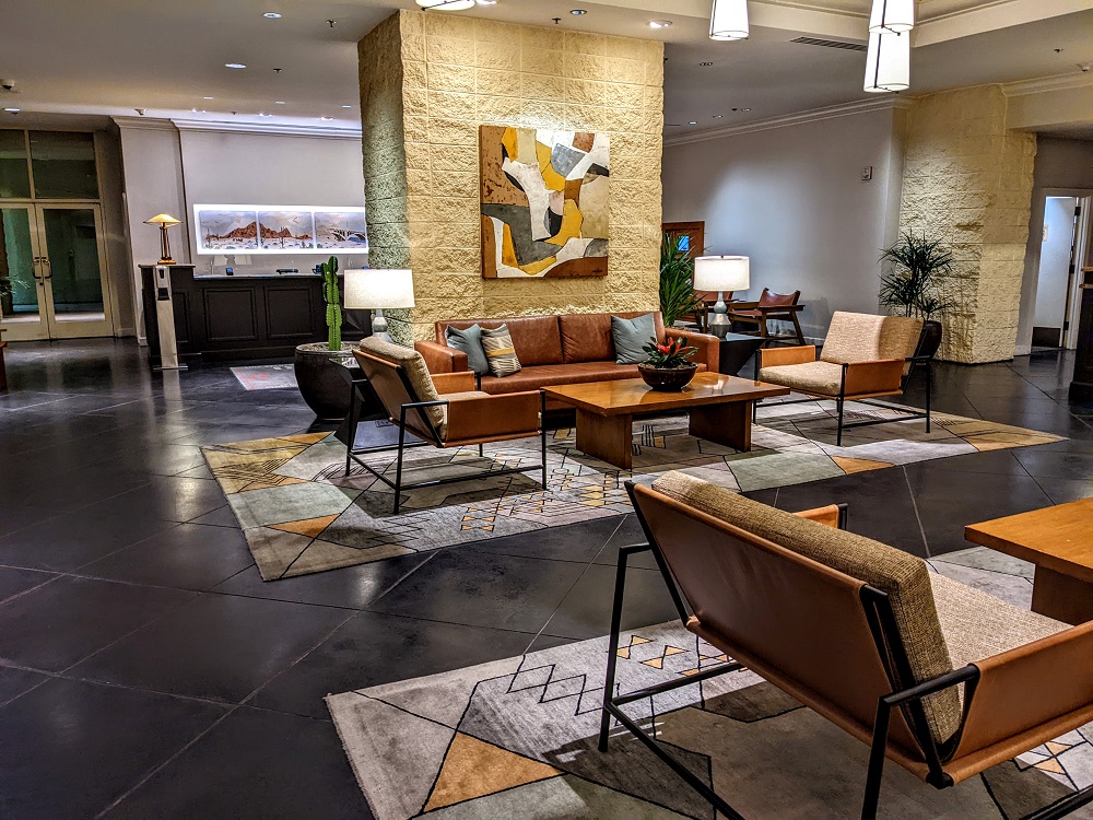 Tempe Mission Palms - Front desk & lobby seating