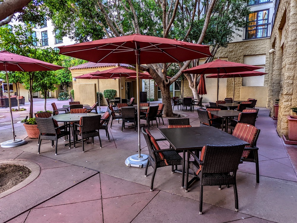 Tempe Mission Palms - The Mission Grille outdoor seating