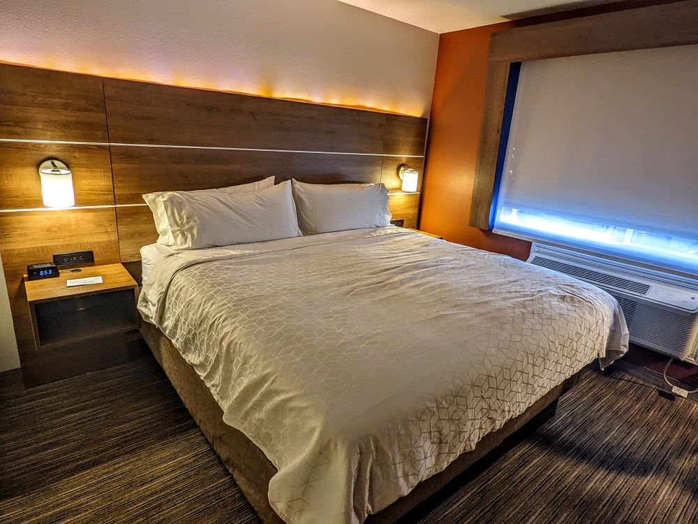 Holiday Inn Express & Suites Scottsbluff-Gering, NE - King bed