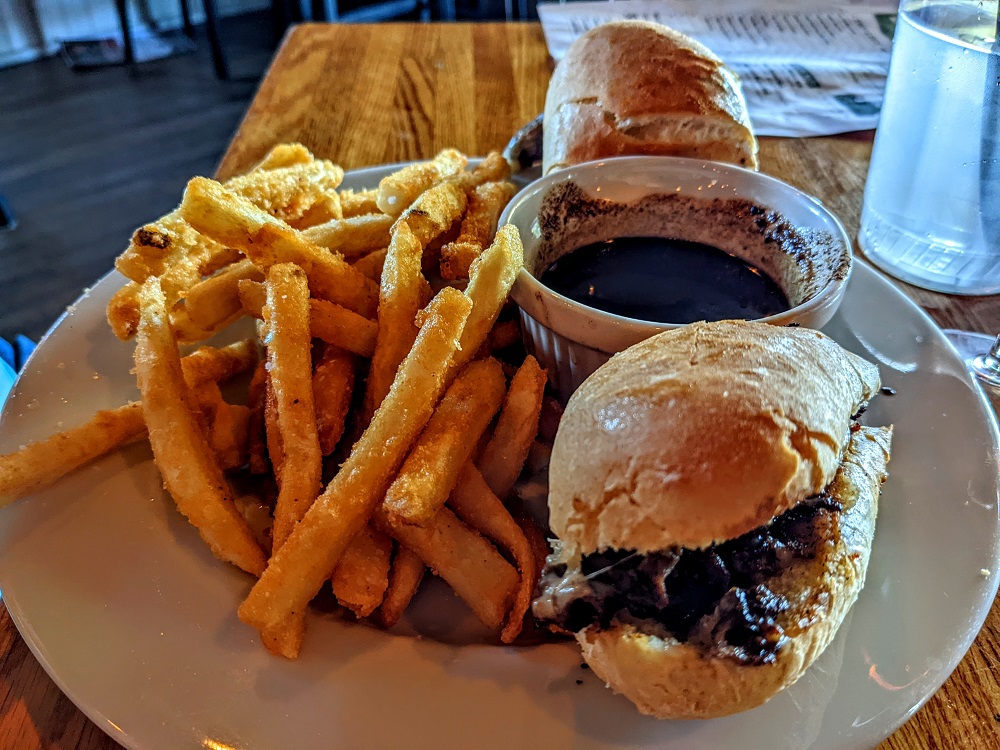 Kinkaider Brewing Co - French dip & fries