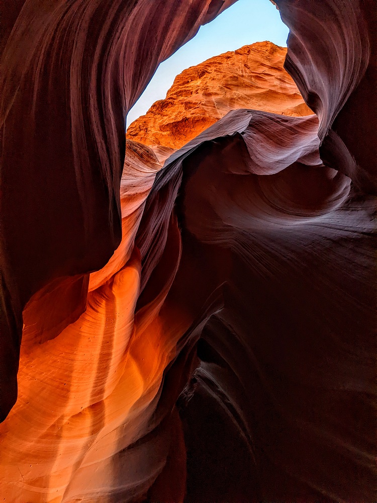 Looking up in Upper Antelope Canyon